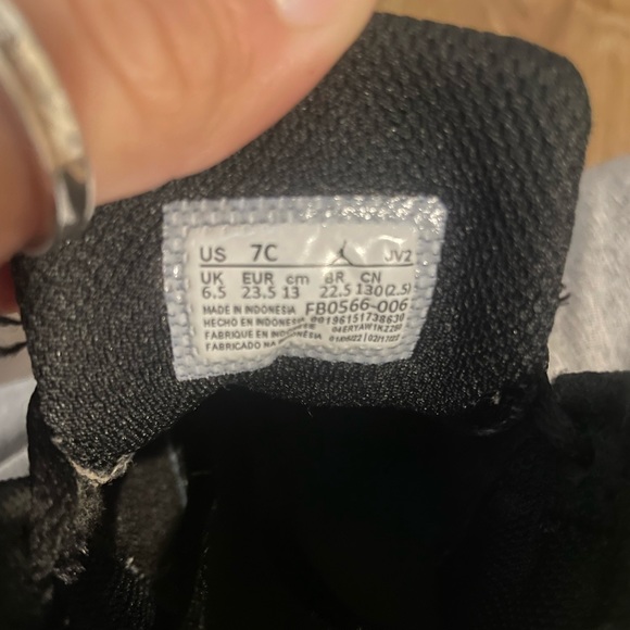 Nike Air Jordan 1 Mid Black / Infared / White Size 7C - Picture 7 of 7